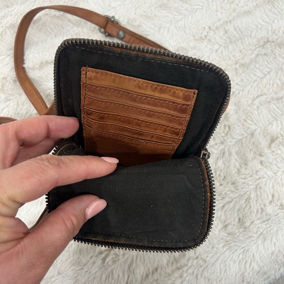 Harbour 2Nd Brown Woven Leather Cellphone Crossbody Bag - Picture 4 of 4